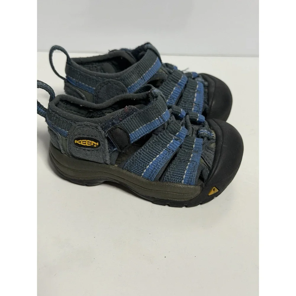 KEEN Newport H2 Sandals Kids Toddler Size 4 Closed Toe Water Shoes Washable C-4